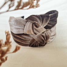 Afbeelding in Gallery-weergave laden, Diadeem Velours taupe