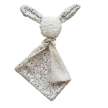 Afbeelding in Gallery-weergave laden, Mahila Market Bunny knuffel