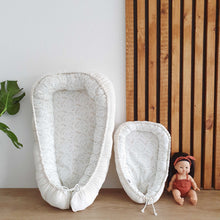 Afbeelding in Gallery-weergave laden, Mahila Market poppennest