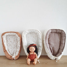 Afbeelding in Gallery-weergave laden, Mahila Market poppennest