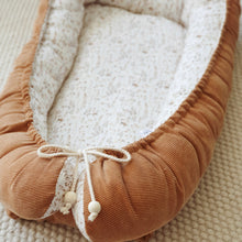 Afbeelding in Gallery-weergave laden, Mahila Market babynestje