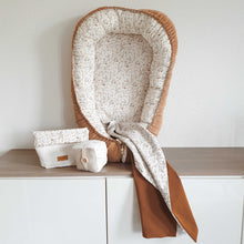 Afbeelding in Gallery-weergave laden, Babynest Camel rib flower