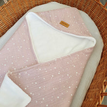 Afbeelding in Gallery-weergave laden, Ontwerp je eigen wikkeldeken (Triple hydrofiel met bamboe wellness fleece)