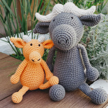 Afbeelding in Gallery-weergave laden, Mahila Market gehaakte knuffel