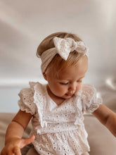 Afbeelding in Gallery-weergave laden, Haarband Embroidery white