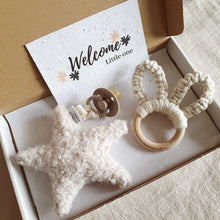 Afbeelding in Gallery-weergave laden, Mahila Market ster speendoekje cadeaubox