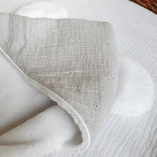 Afbeelding in Gallery-weergave laden, Mahila Market wikkeldeken embroidery