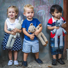 Afbeelding in Gallery-weergave laden, Mahila Market gehaakte knuffel