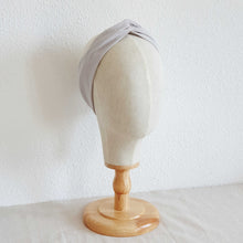 Afbeelding in Gallery-weergave laden, Haarbandeau Light grey washed cotton
