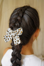 Afbeelding in Gallery-weergave laden, Mahila Market oversized vlinderstrik