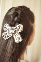 Afbeelding in Gallery-weergave laden, Mahila Market oversized vlinderstrik