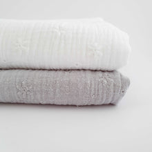Afbeelding in Gallery-weergave laden, Hydrofiel doek Embroidery lichtgrijs