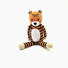 Afbeelding in Gallery-weergave laden, Mahila Market knuffeldier rammelaar