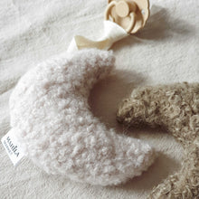 Afbeelding in Gallery-weergave laden, Maan speendoekje boucle (Beige/Olive)