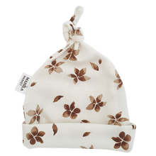 Afbeelding in Gallery-weergave laden, Mahila Market newborn muts Flower natural