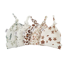 Afbeelding in Gallery-weergave laden, Newborn mutsje wilgentak