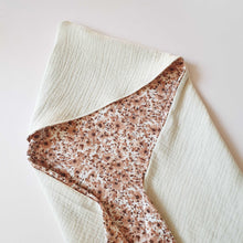 Afbeelding in Gallery-weergave laden, Mahila Market badcape