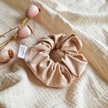Afbeelding in Gallery-weergave laden, Mahila Market scrunchie