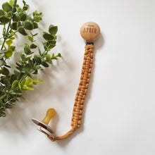 Afbeelding in Gallery-weergave laden, Mahila Market speenkoord Camel