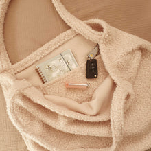 Afbeelding in Gallery-weergave laden, Mahila Market boucle tas beige