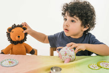 Afbeelding in Gallery-weergave laden, Mahila Market gehaakte knuffel